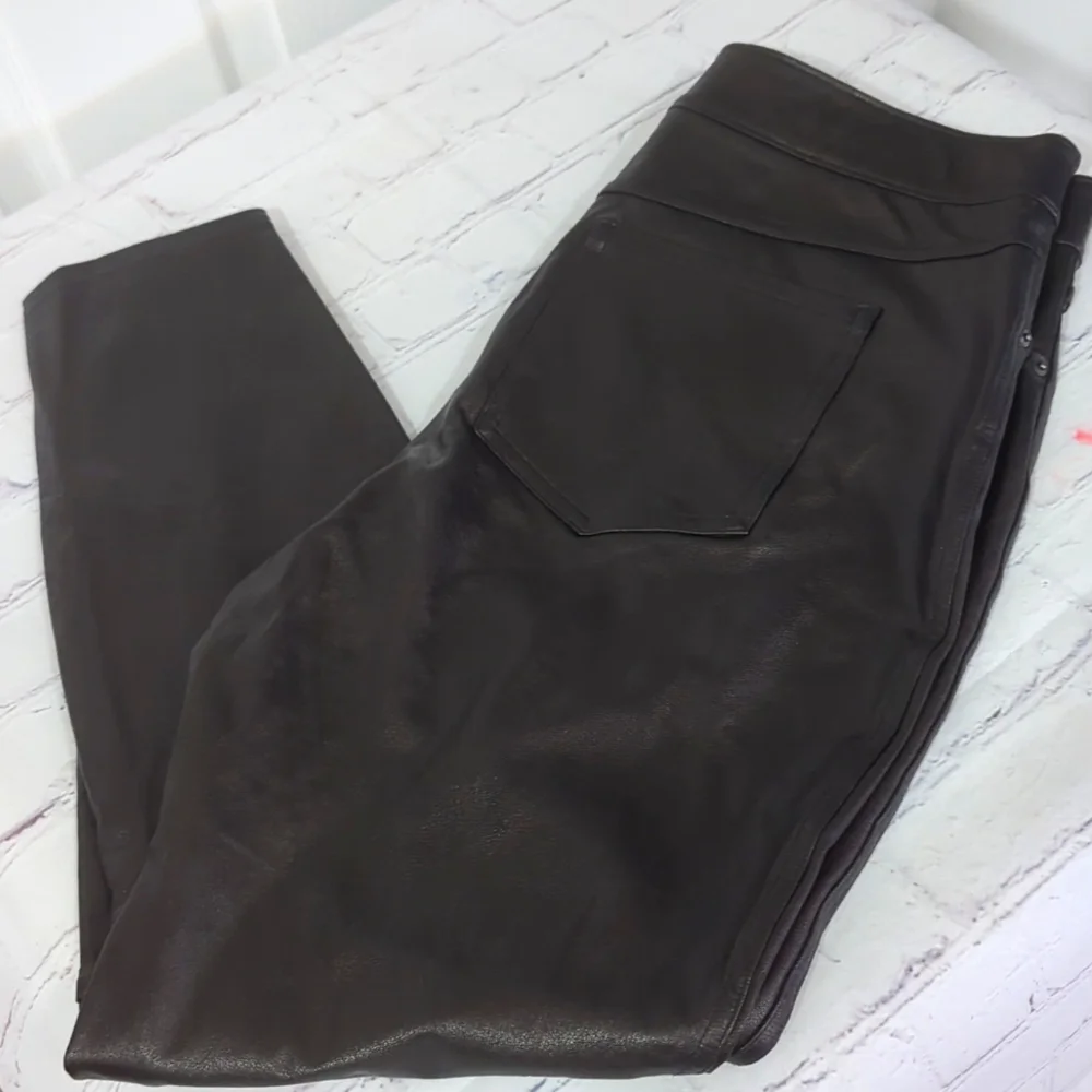 EUC Spanx Leather Like Skinny Ankle Large Pants LP